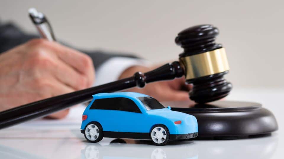 איך מתנהלת תביעה מול ביטוח הרכב?